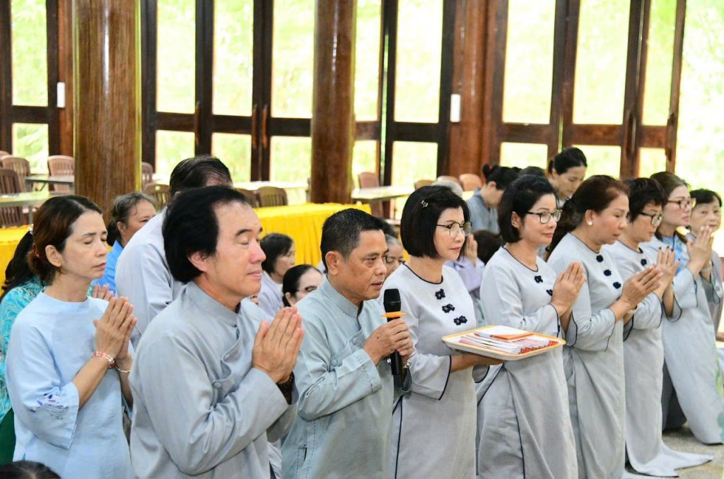ĐẠO TRÀNG ĐẠO PHẬT NGÀY NAY CÚNG DƯỜNG TRAI TĂNG VÀ HỘ TRÌ AN CƯ TẠI CHÙA GIÁC NGỘ - ĐẤT ĐỎ (TP.HCM)