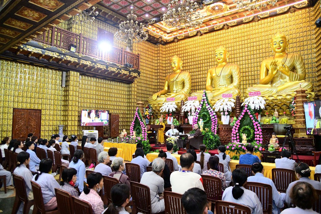 LỄ RA MẮT SÁCH “CUỘC ĐỜI ĐỨC PHẬT THÍCH CA MÂU NI QUA TEM BƯU CHÍNH VÀ BƯU ẢNH” TRONG MÙA PHẬT ĐẢN THIÊNG LIÊNG 