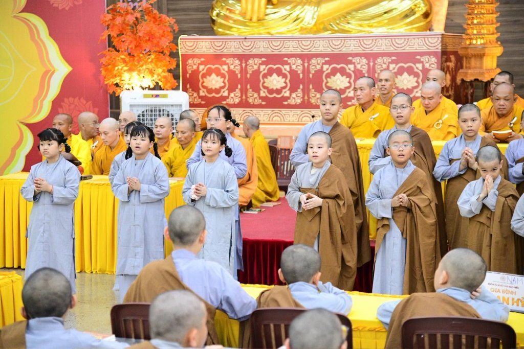 BẾ MẠC KHÓA TU XUẤT GIA BÁO HIẾU LẦN 5, KHÉP LẠI HÀNH TRÌNH TU HỌC Ý NGHĨA
