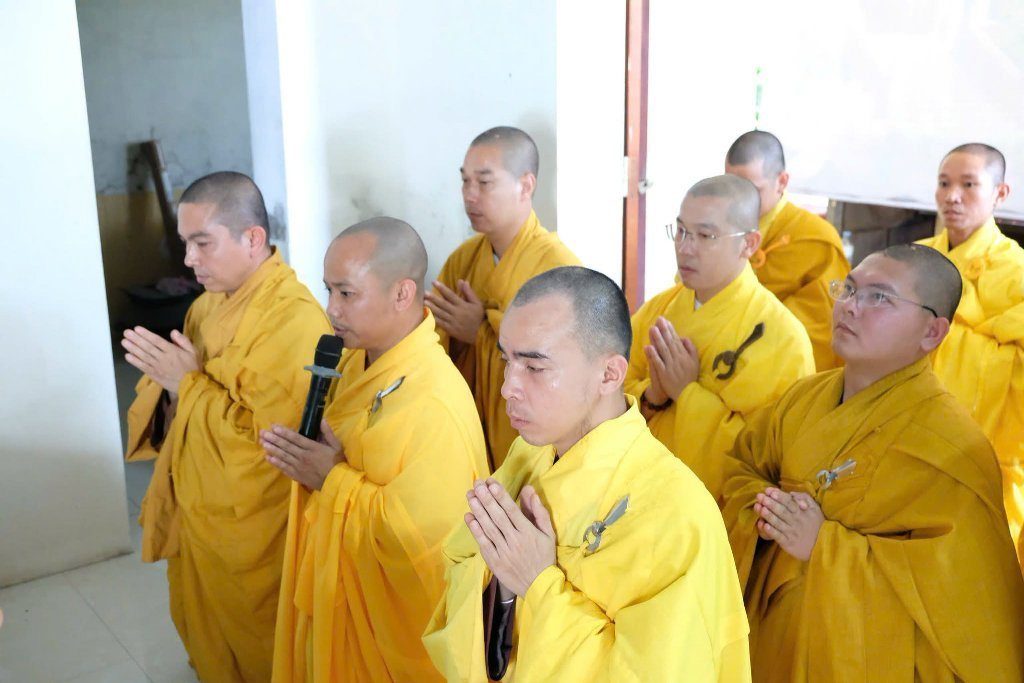 TT. THÍCH NHẬT TỪ GIẢNG “HẠNH PHÚC VÀ AN YÊN”, LAN TỎA TINH THẦN TRI ÂN TRONG NGÀY GIỖ TỔ  CHÙA YÊN PHÚC (HÀ TĨNH)