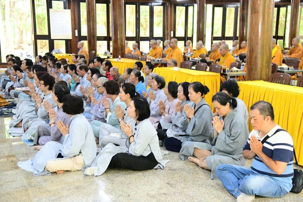 ĐẠO TRÀNG ĐẠO PHẬT NGÀY NAY CÚNG DƯỜNG TRAI TĂNG VÀ HỘ TRÌ AN CƯ TẠI CHÙA GIÁC NGỘ - ĐẤT ĐỎ (TP.HCM)
