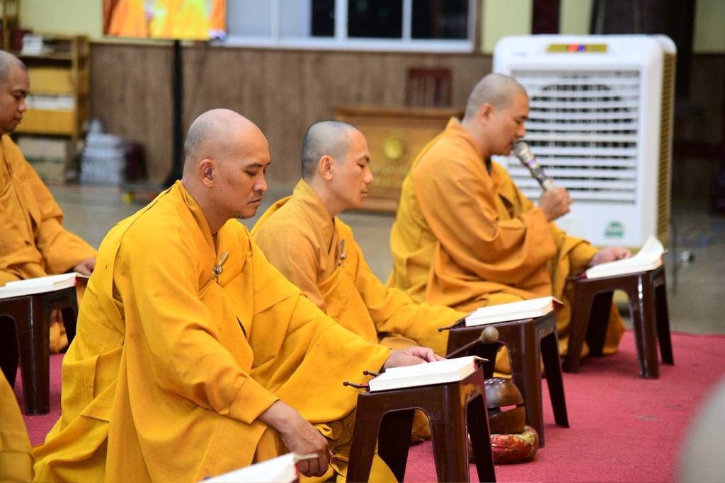 ĐƯA LỜI PHẬT DẠY ĐẾN GẦN NGƯỜI HỌC PHẬT QUA NHỮNG BẢN KINH THUẦN VIỆT