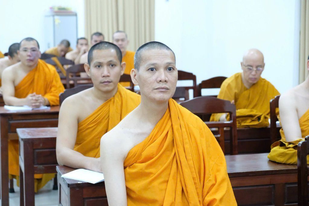 TT. THÍCH NHẬT TỪ: KIẾN LẬP ĐẠO TRÀNG ĐÚNG CHÁNH PHÁP ĐỂ PHỤNG SỰ NHÂN SINH 