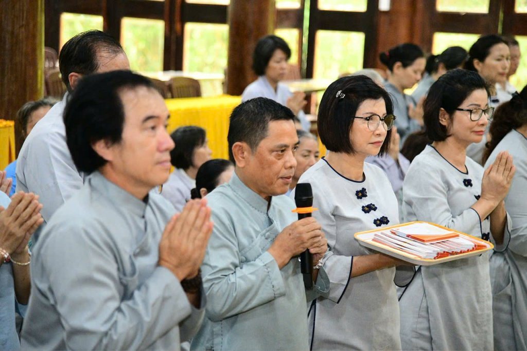 ĐẠO TRÀNG ĐẠO PHẬT NGÀY NAY CÚNG DƯỜNG TRAI TĂNG VÀ HỘ TRÌ AN CƯ TẠI CHÙA GIÁC NGỘ - ĐẤT ĐỎ (TP.HCM)