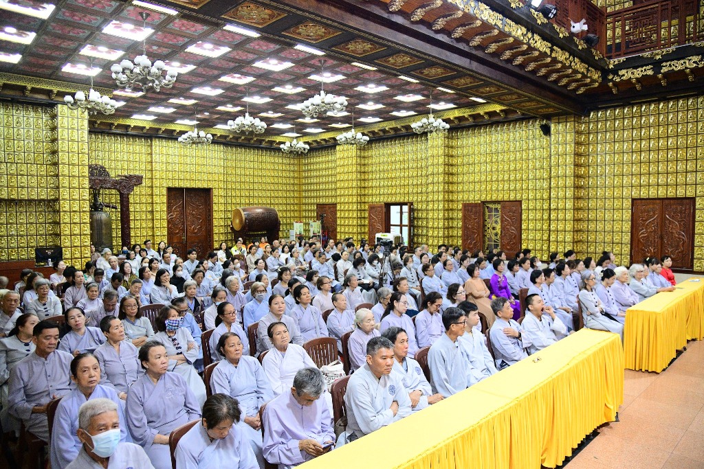 LAN TỎA THÔNG ĐIỆP HÒA BÌNH VÀ PHÁT TRIỂN BỀN VỮNG TỪ TUYÊN NGÔN VÔ TÍCH NHÂN MÙA PHẬT ĐẢN
