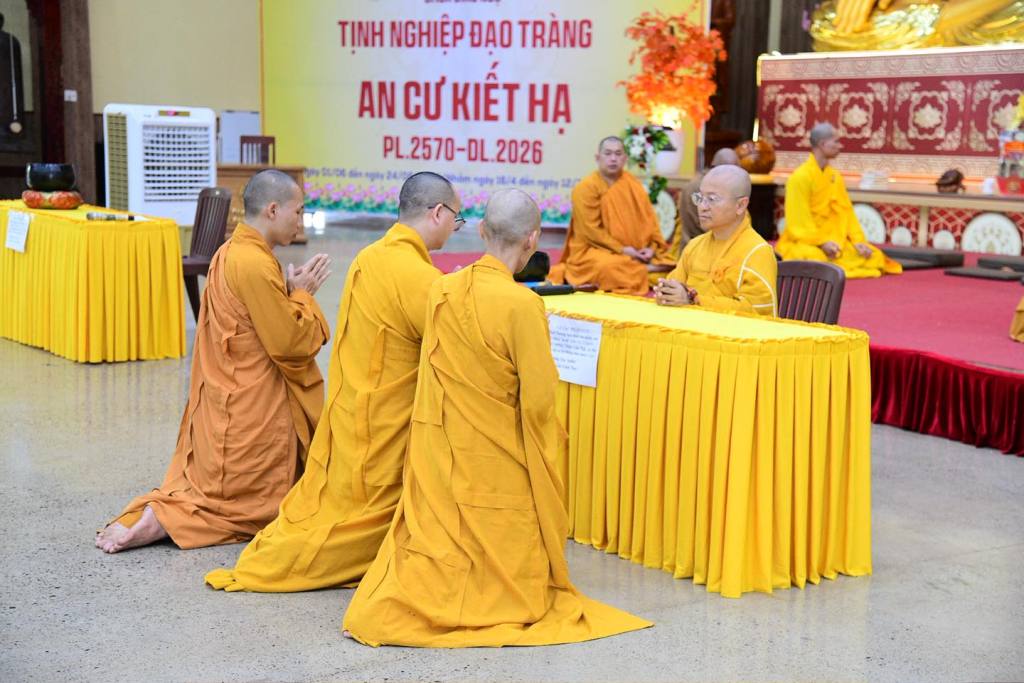 TRANG NGHIÊM LỄ TÁC PHÁP AN CƯ KIẾT HẠ TẠI MÙA ĐẦU TIÊN HẠ TRƯỜNG CHÙA GIÁC NGỘ ĐẤT ĐỎ