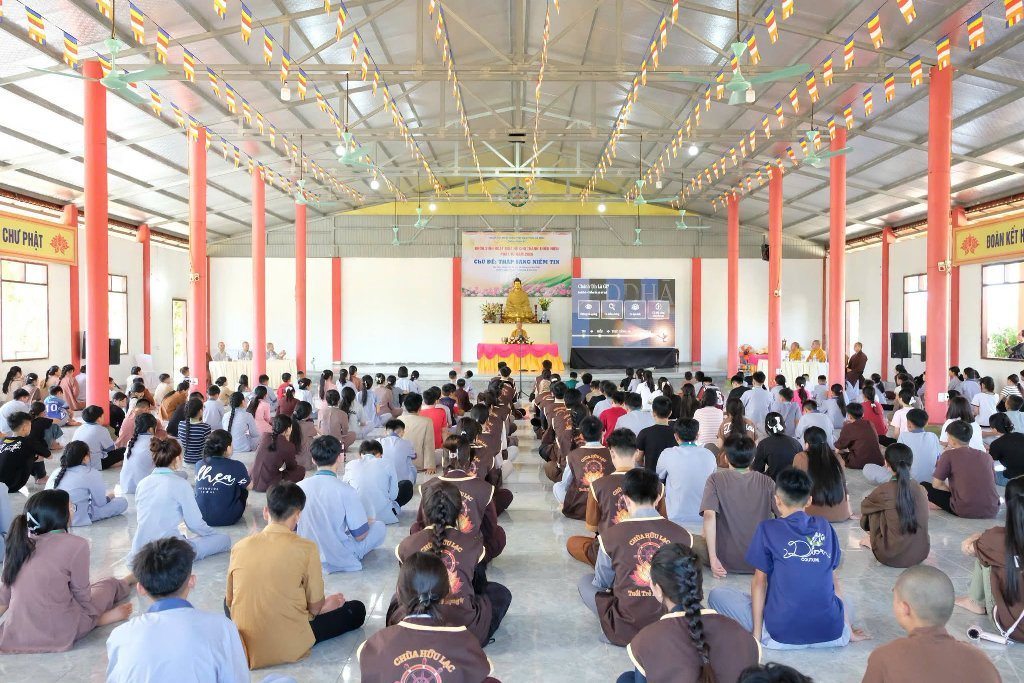 TT. THÍCH NHẬT TỪ CHIA SẺ ĐỀ TÀI “THẮP SÁNG NIỀM TIN” ĐẾN 300 TU SINH TẠI CHÙA HỮU LẠC (HÀ TĨNH)