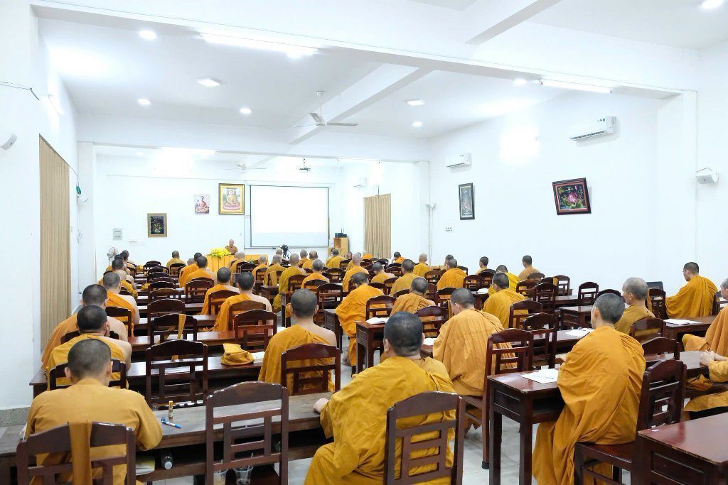 TT. THÍCH NHẬT TỪ: KIẾN LẬP ĐẠO TRÀNG ĐÚNG CHÁNH PHÁP ĐỂ PHỤNG SỰ NHÂN SINH 