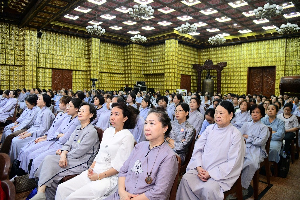 LAN TỎA THÔNG ĐIỆP HÒA BÌNH VÀ PHÁT TRIỂN BỀN VỮNG TỪ TUYÊN NGÔN VÔ TÍCH NHÂN MÙA PHẬT ĐẢN
