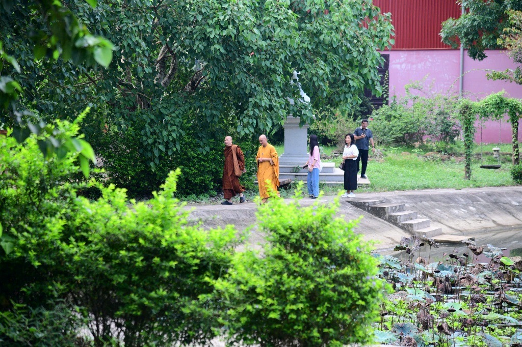 SƯ GIÁC NGUYÊN: “THẤY VẬY KHÔNG PHẢI VẬY” – BÀI HỌC VỀ NHẬN THỨC VÀ TU TẬP 