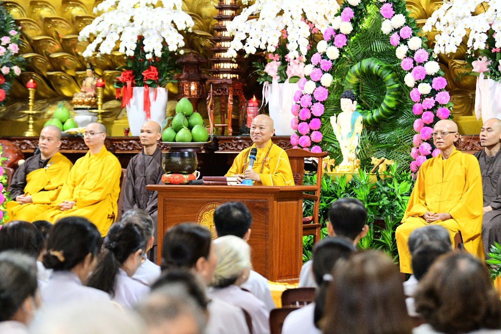 LAN TỎA THÔNG ĐIỆP HÒA BÌNH VÀ PHÁT TRIỂN BỀN VỮNG TỪ TUYÊN NGÔN VÔ TÍCH NHÂN MÙA PHẬT ĐẢN