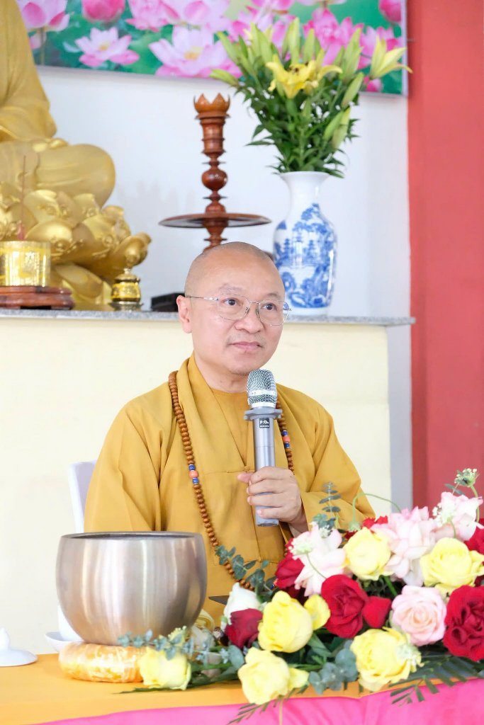 TT. THÍCH NHẬT TỪ CHIA SẺ ĐỀ TÀI “THẮP SÁNG NIỀM TIN” ĐẾN 300 TU SINH TẠI CHÙA HỮU LẠC (HÀ TĨNH)