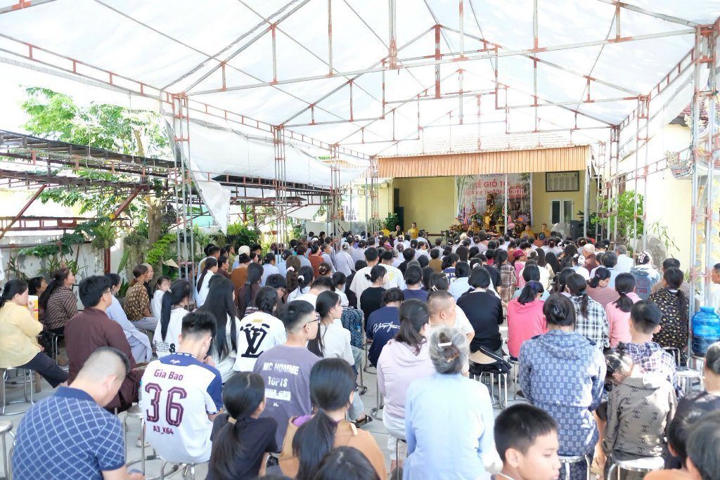 TT. THÍCH NHẬT TỪ GIẢNG “HẠNH PHÚC VÀ AN YÊN”, LAN TỎA TINH THẦN TRI ÂN TRONG NGÀY GIỖ TỔ  CHÙA YÊN PHÚC (HÀ TĨNH)
