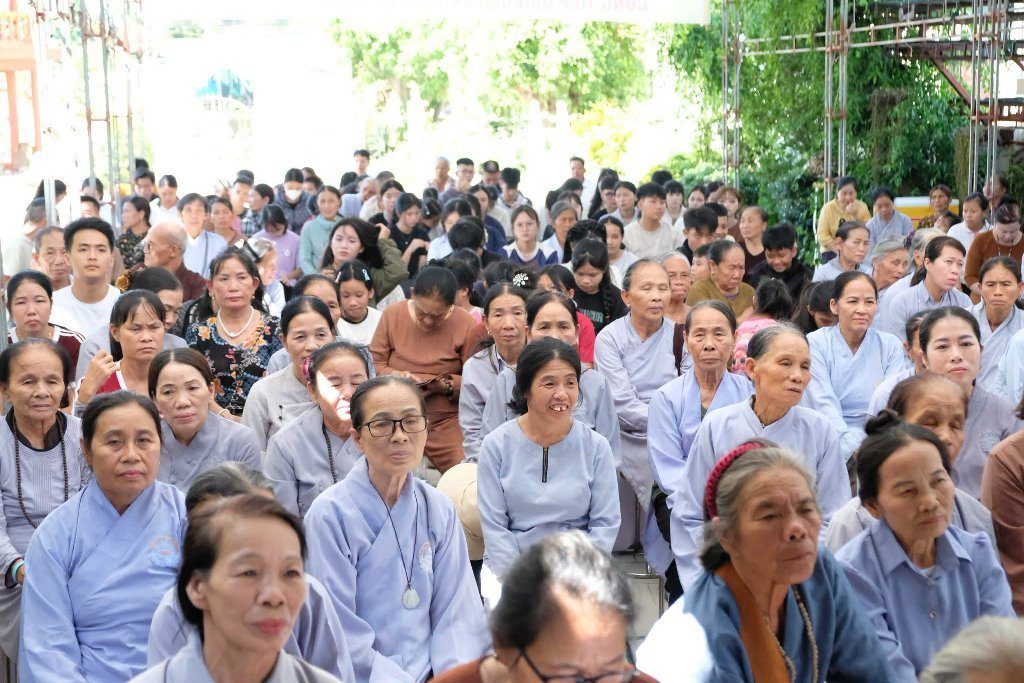TT. THÍCH NHẬT TỪ GIẢNG “HẠNH PHÚC VÀ AN YÊN”, LAN TỎA TINH THẦN TRI ÂN TRONG NGÀY GIỖ TỔ  CHÙA YÊN PHÚC (HÀ TĨNH)