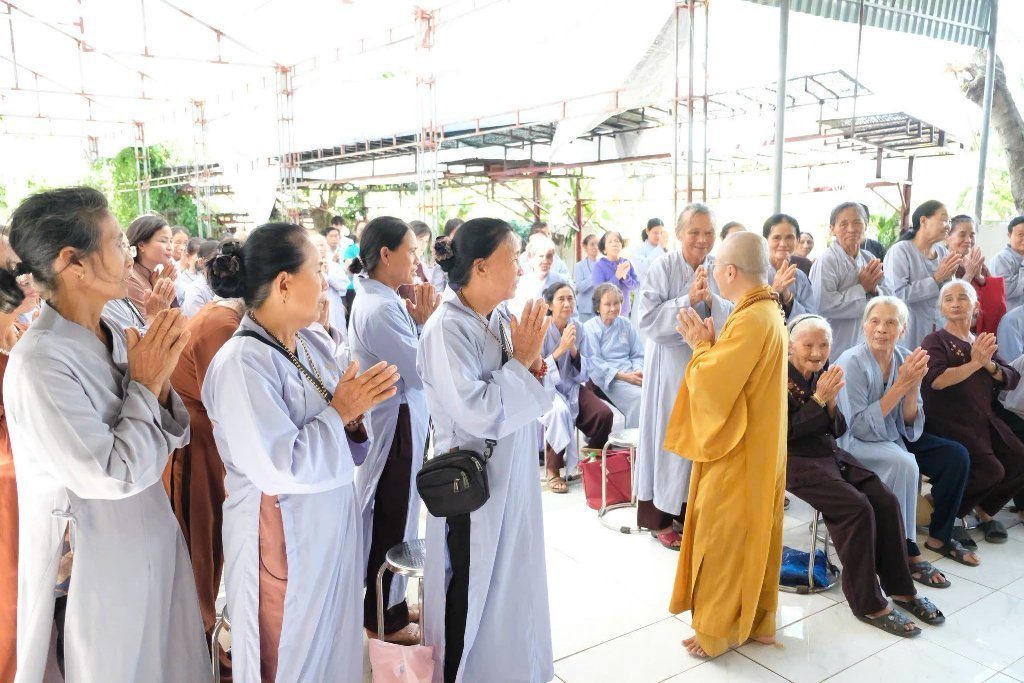 TT. THÍCH NHẬT TỪ GIẢNG “HẠNH PHÚC VÀ AN YÊN”, LAN TỎA TINH THẦN TRI ÂN TRONG NGÀY GIỖ TỔ  CHÙA YÊN PHÚC (HÀ TĨNH)
