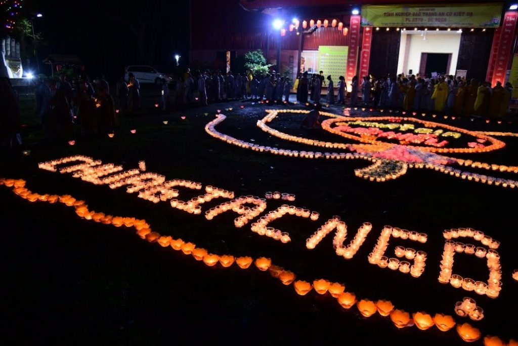 ÁNH SÁNG ĐÊM HOA ĐĂNG – NGUYỆN CẦU THẾ GIỚI HÒA BÌNH, CHIẾN TRANH CHẤM DỨT, HIẾU HẠNH LAN TỎA