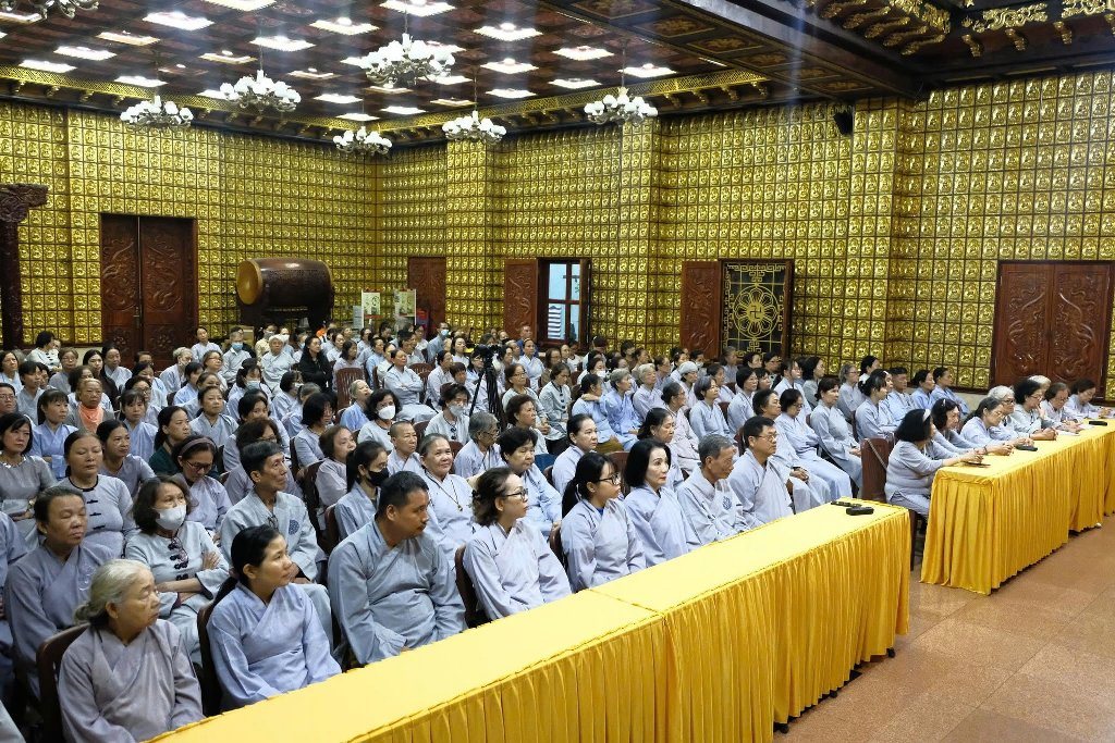 THƯỢNG TỌA THÍCH GIÁC HOÀNG CHIA SẺ VỀ LỘ TRÌNH TIẾN TỚI THÁNH QUẢ CHO PHẬT TỬ TẠI GIA TẠI KHÓA TU “NGÀY AN LẠC”