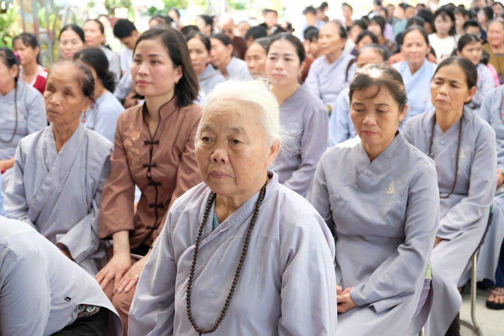 TT. THÍCH NHẬT TỪ GIẢNG “HẠNH PHÚC VÀ AN YÊN”, LAN TỎA TINH THẦN TRI ÂN TRONG NGÀY GIỖ TỔ  CHÙA YÊN PHÚC (HÀ TĨNH)