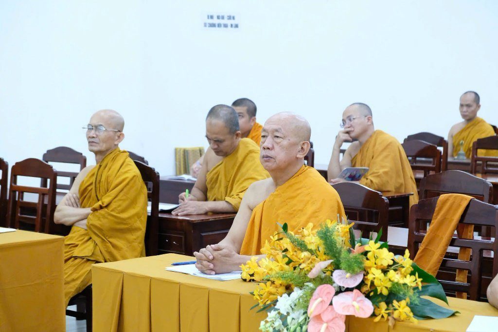TT. THÍCH NHẬT TỪ: KIẾN LẬP ĐẠO TRÀNG ĐÚNG CHÁNH PHÁP ĐỂ PHỤNG SỰ NHÂN SINH 