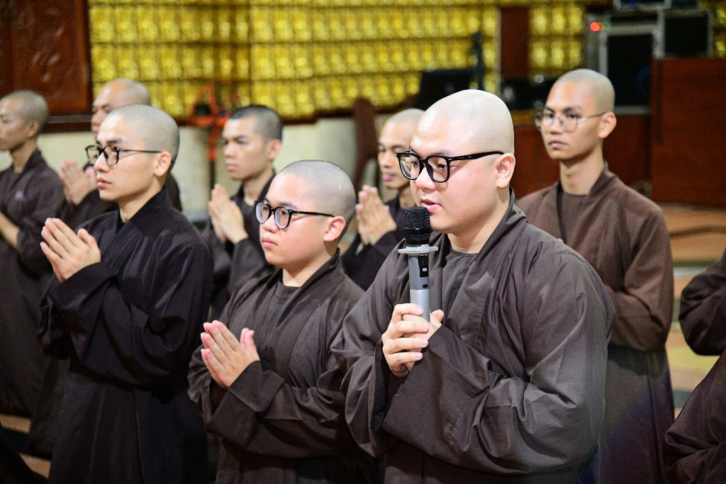 GIỮ VỮNG LÝ TƯỞNG XUẤT GIA: SƯ CHÚ NHẬT THIỆN SÁCH TẤN HÀNG SA-DI TRƯỚC THỀM THỌ GIỚI VÀ TU HỌC