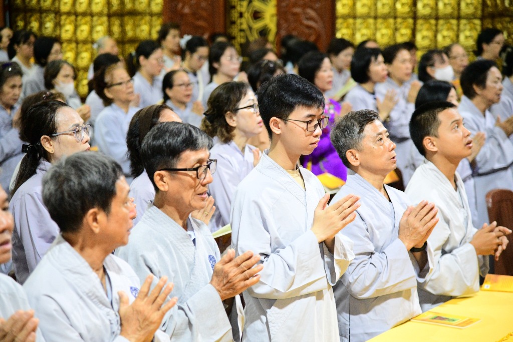 LAN TỎA THÔNG ĐIỆP HÒA BÌNH VÀ PHÁT TRIỂN BỀN VỮNG TỪ TUYÊN NGÔN VÔ TÍCH NHÂN MÙA PHẬT ĐẢN