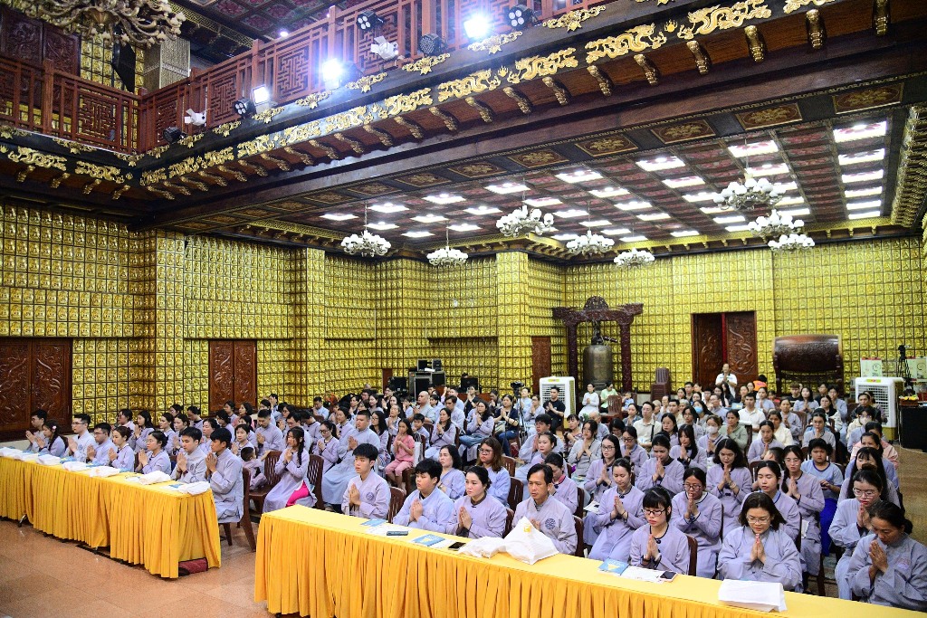 HƯỚNG VỀ TAM BẢO MÙA PHẬT ĐẢN: GẦN 200 PHẬT TỬ PHÁT TÂM QUY Y TẠI CHÙA GIÁC NGỘ