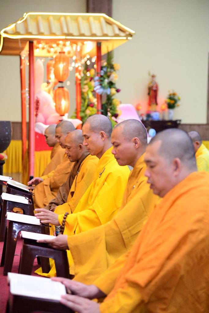 ĐƯA LỜI PHẬT DẠY ĐẾN GẦN NGƯỜI HỌC PHẬT QUA NHỮNG BẢN KINH THUẦN VIỆT