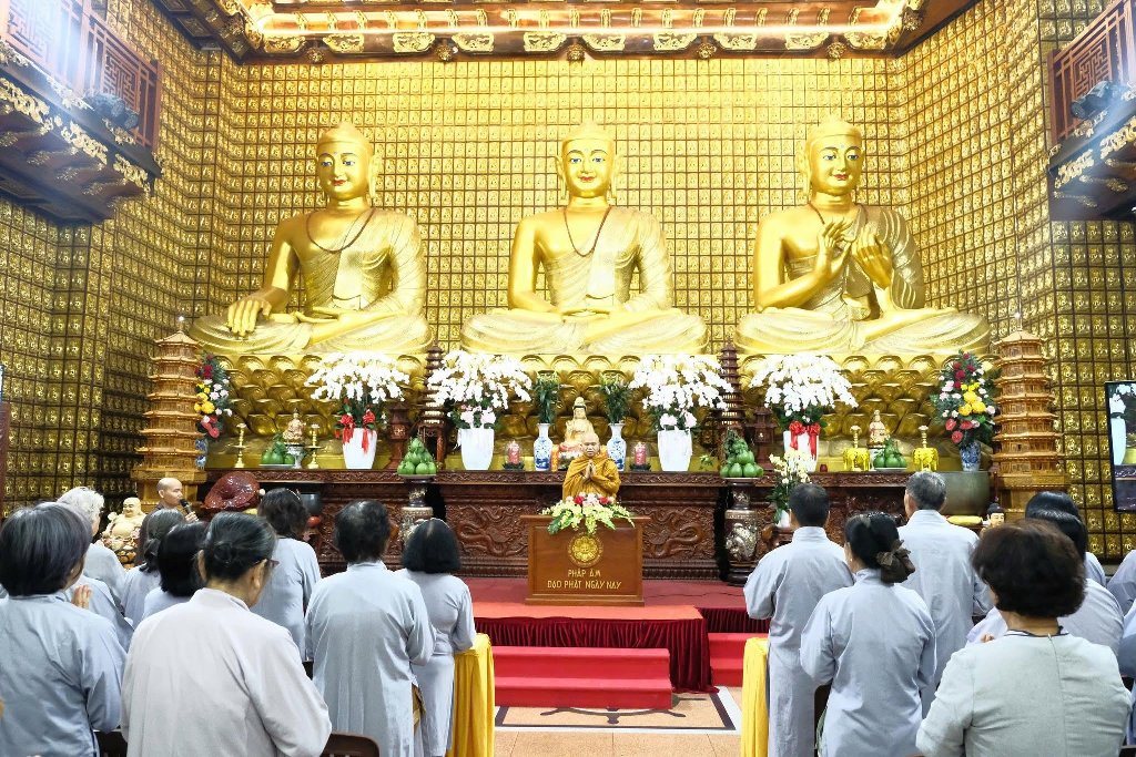 THƯỢNG TỌA THÍCH GIÁC HOÀNG CHIA SẺ VỀ LỘ TRÌNH TIẾN TỚI THÁNH QUẢ CHO PHẬT TỬ TẠI GIA TẠI KHÓA TU “NGÀY AN LẠC”