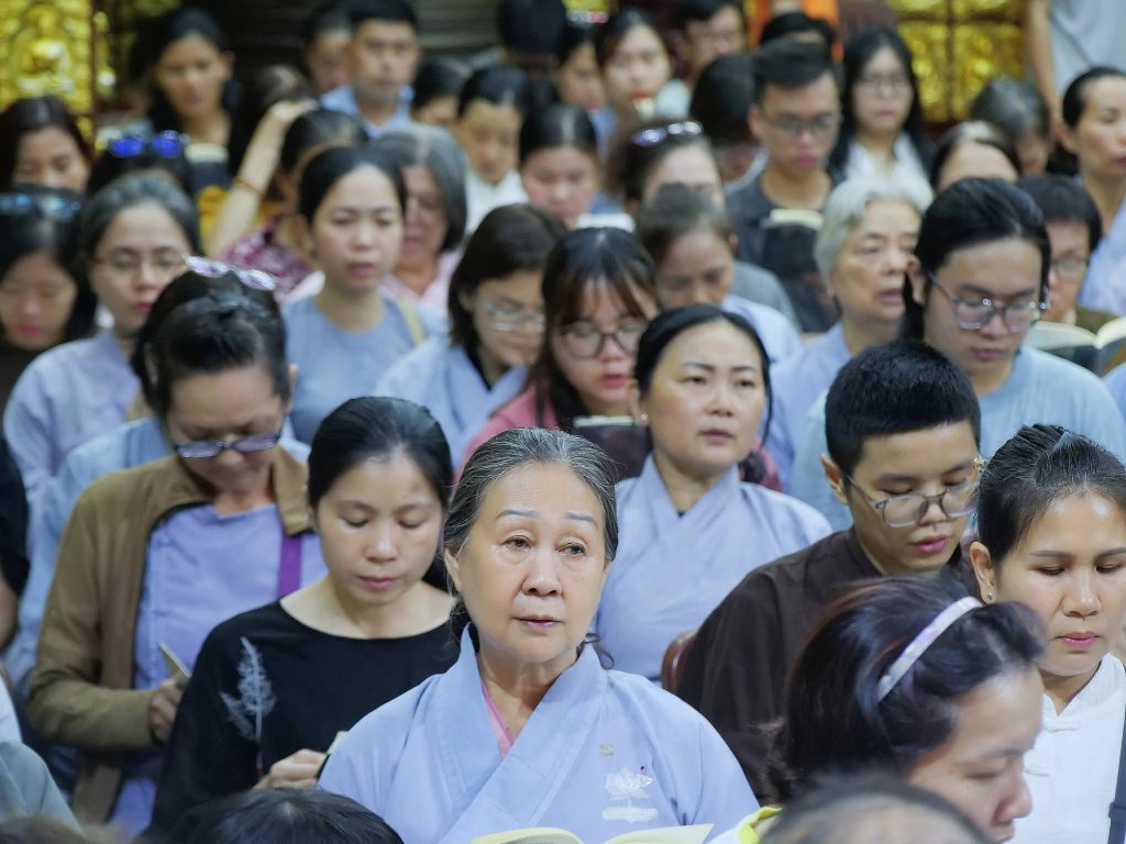 SƯ GIÁC NGUYÊN PHÁ VỠ LẦM TƯỞNG VỀ "NGHIỆP" TRƯỚC HƠN 600 HÀNH GIẢ
