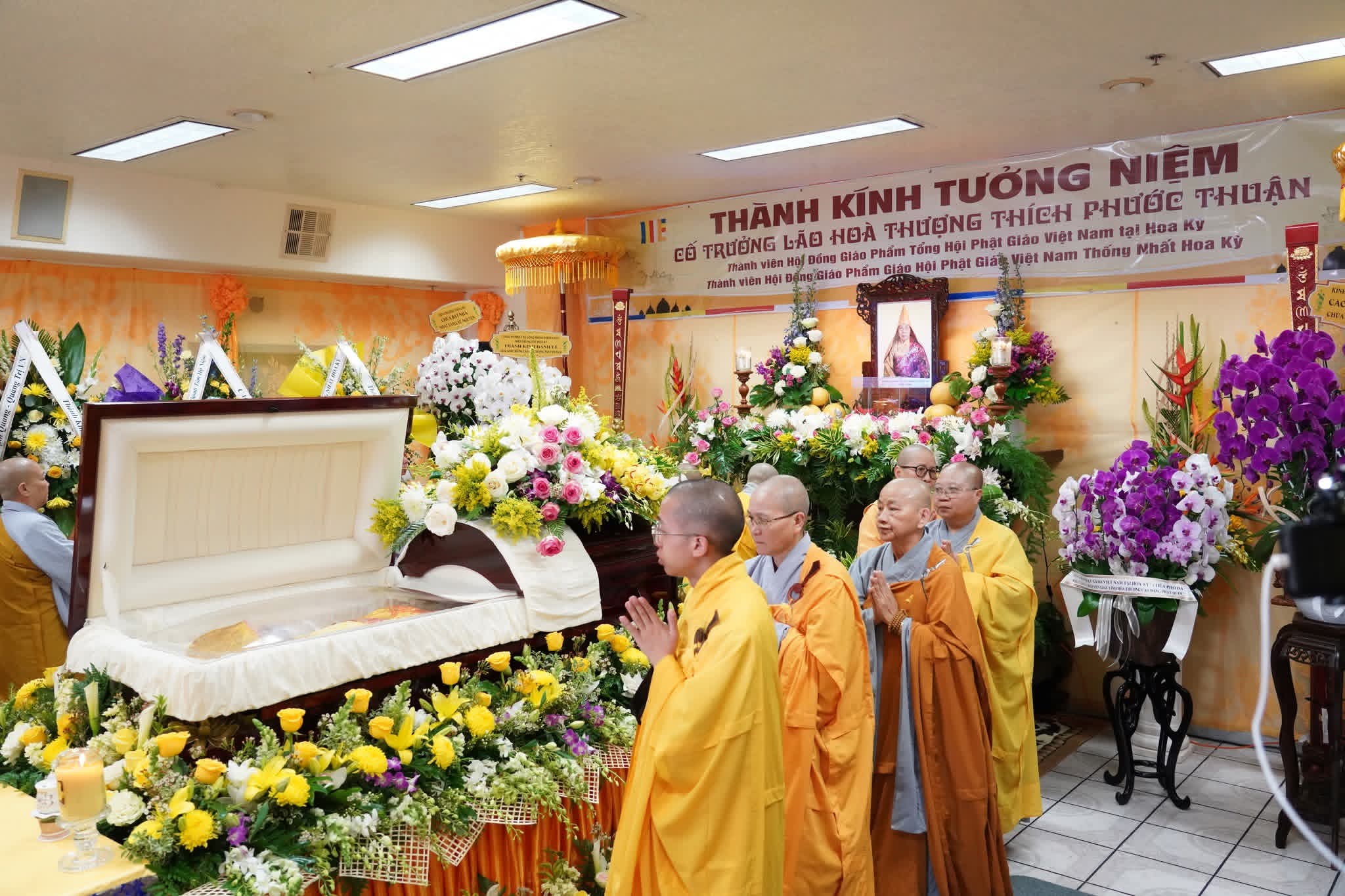 THÀNH KÍNH PHÂN ƯU