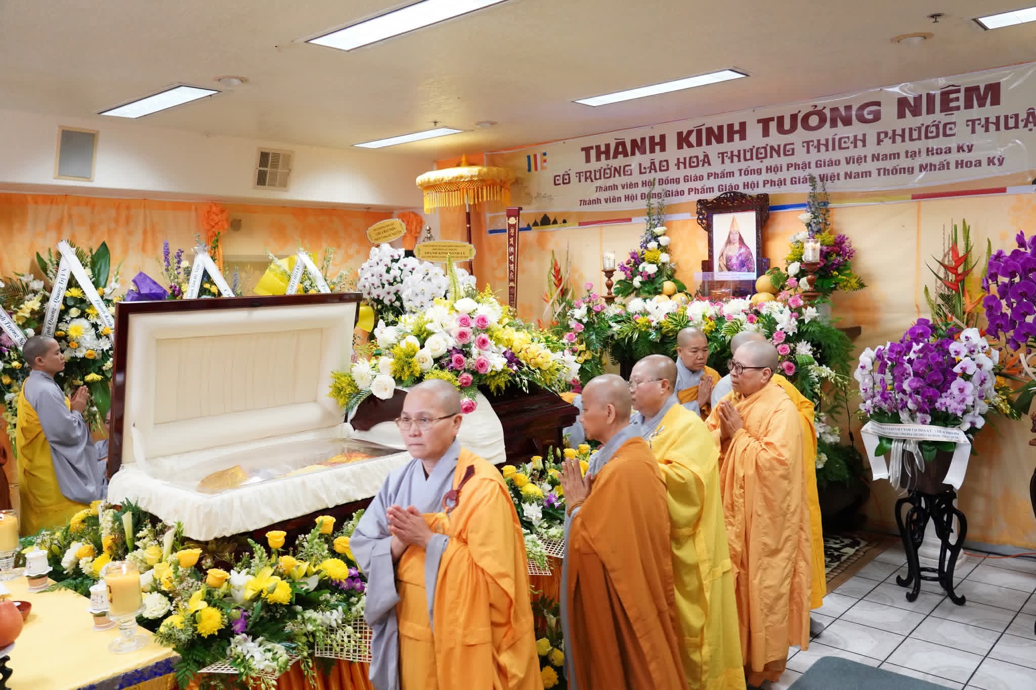 THÀNH KÍNH PHÂN ƯU