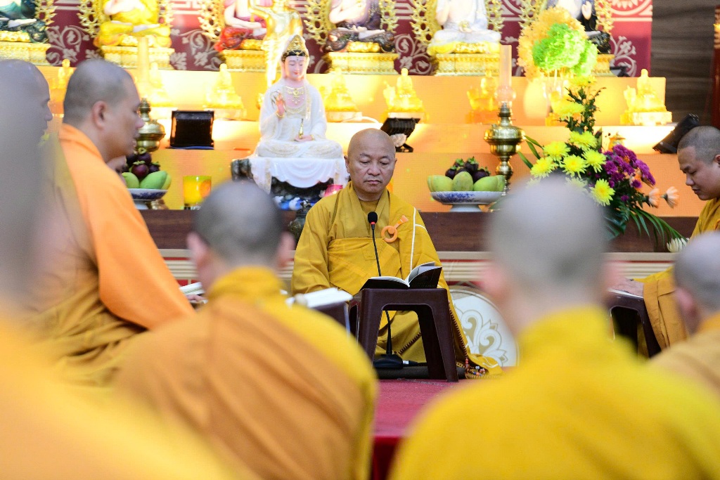 TRANG NGHIÊM CỬ HÀNH LỄ BỐ-TÁT ĐẦU TIÊN MÙA AN CƯ KIẾT HẠ TẠI HẠ TRƯỜNG CHÙA GIÁC NGỘ