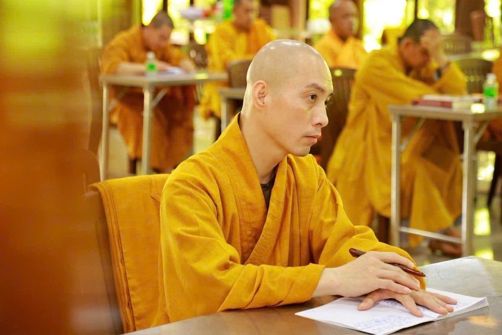 ĐỜI SỐNG XUẤT GIA TU HỌC TRONG MƯỜI HAI PHẦN GIÁO CỦA ĐỨC PHẬT 
