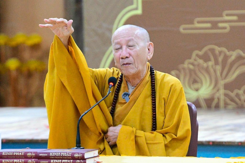 NGƯỜI XUẤT GIA PHẢI NUÔI LỚN TÂM NGUYỆN HOẰNG PHÁP LỢI SINH