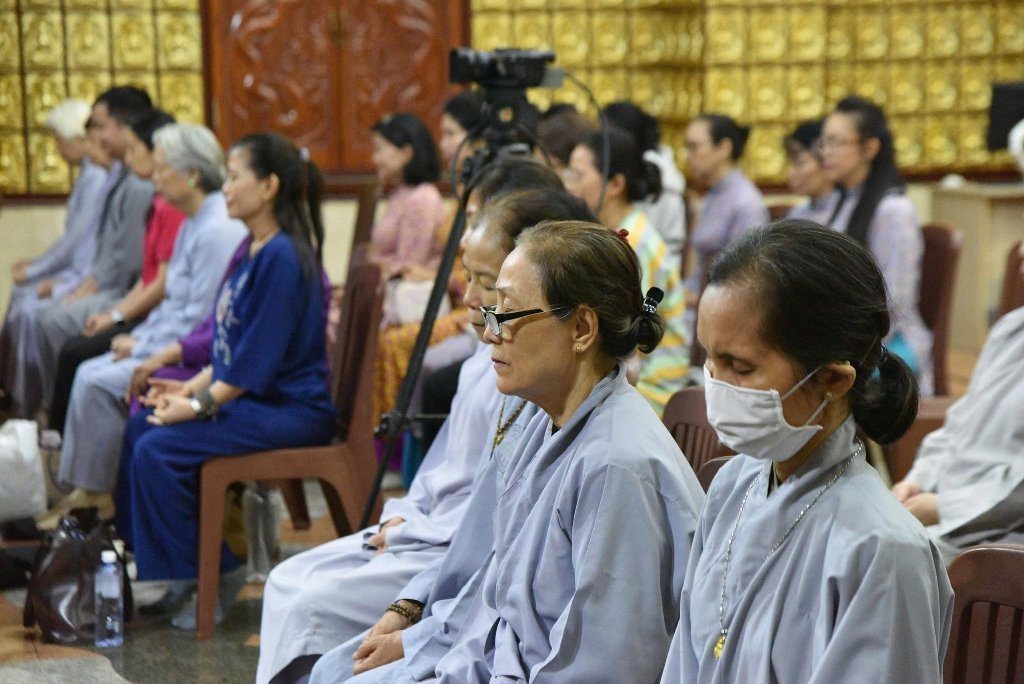 NUÔI DƯỠNG NỤ CƯỜI AN LẠC VÀ TÂM TỪ BI GIỮA ĐỜI THƯỜNG