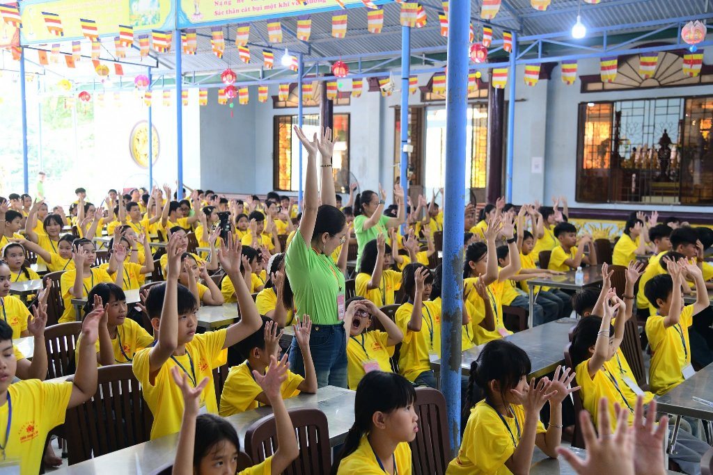 Sôi nổi Gameshow "Kim Sư Asoka" tại Khóa tu mùa hè Chùa Quan Thế Âm