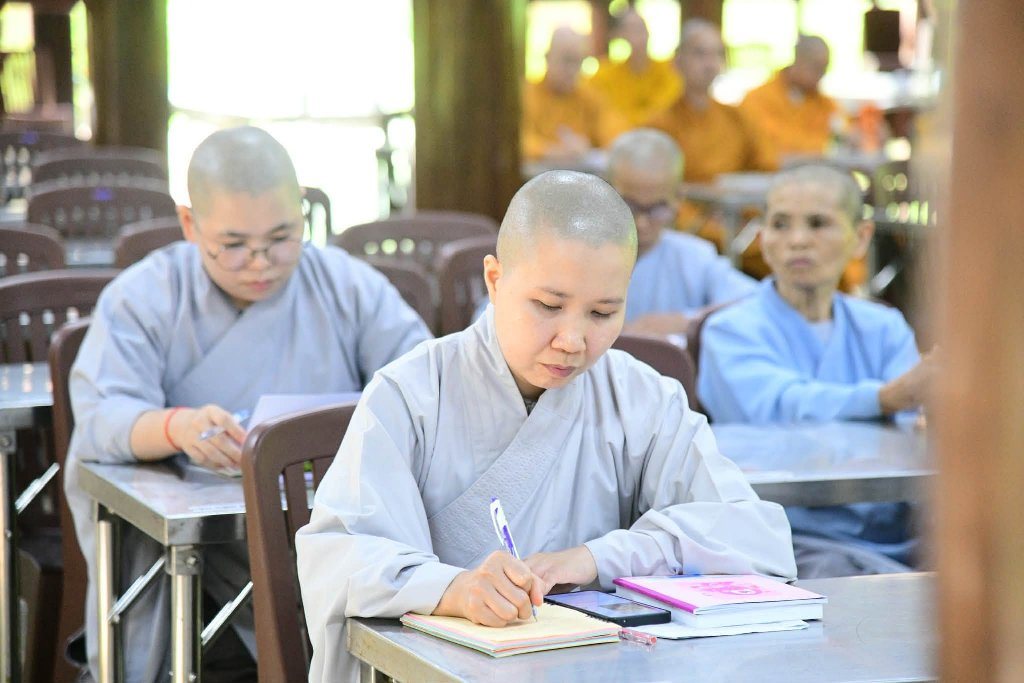 SỰ DỊ BIỆT TẠO NÊN SỰ PHÁT TRIỂN LỚN MẠNH CỦA PHẬT GIÁO 