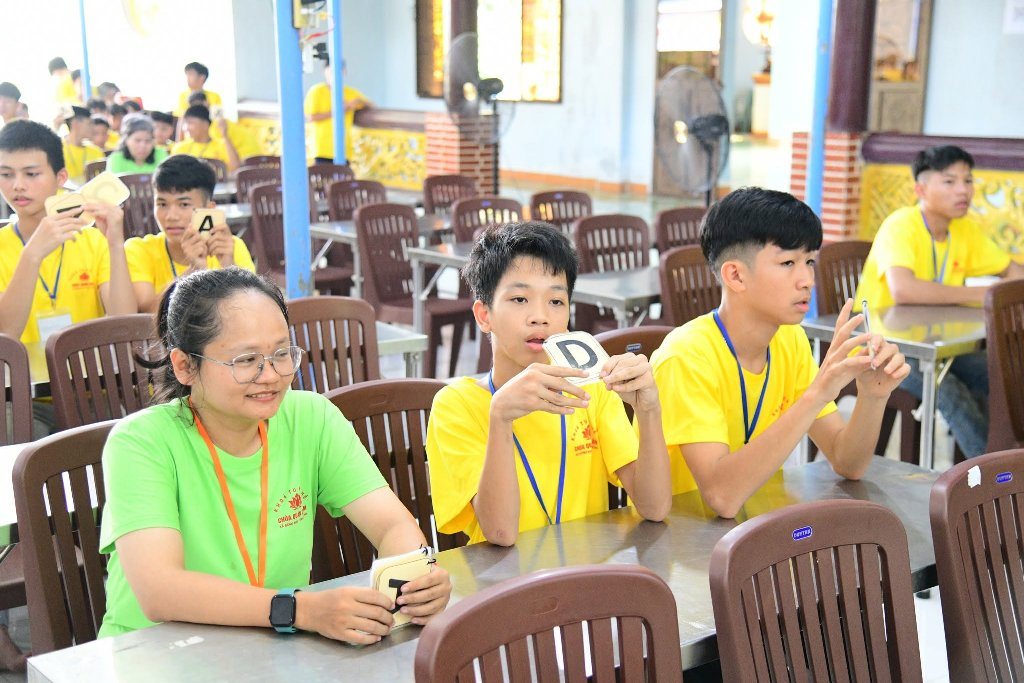 Sôi nổi Gameshow "Kim Sư Asoka" tại Khóa tu mùa hè Chùa Quan Thế Âm