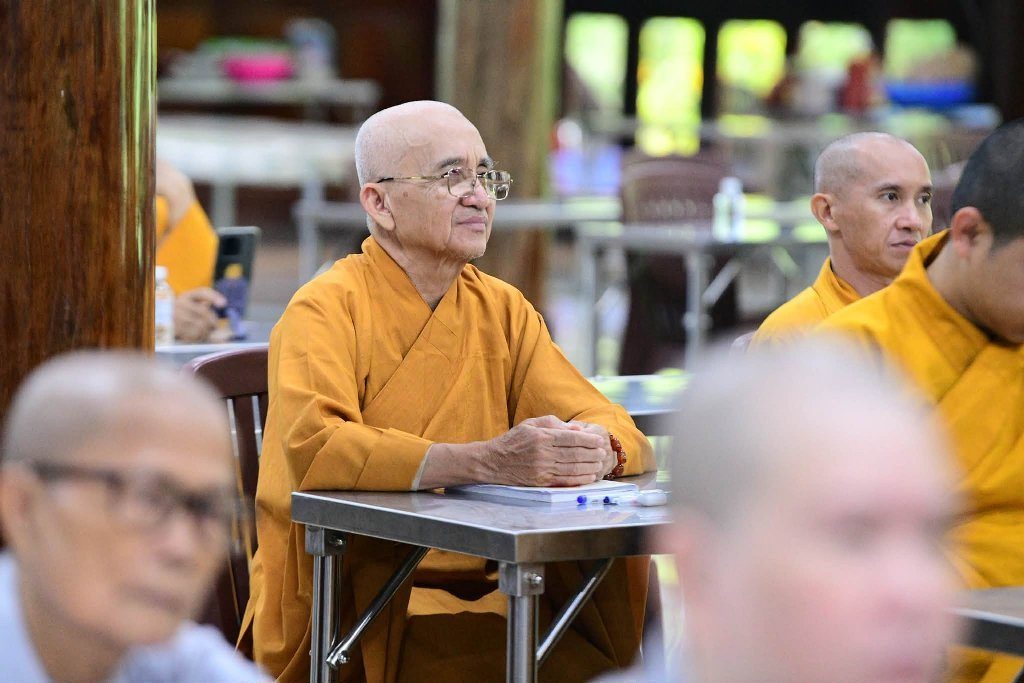 NGƯỜI XUẤT GIA PHẢI NUÔI LỚN TÂM NGUYỆN HOẰNG PHÁP LỢI SINH