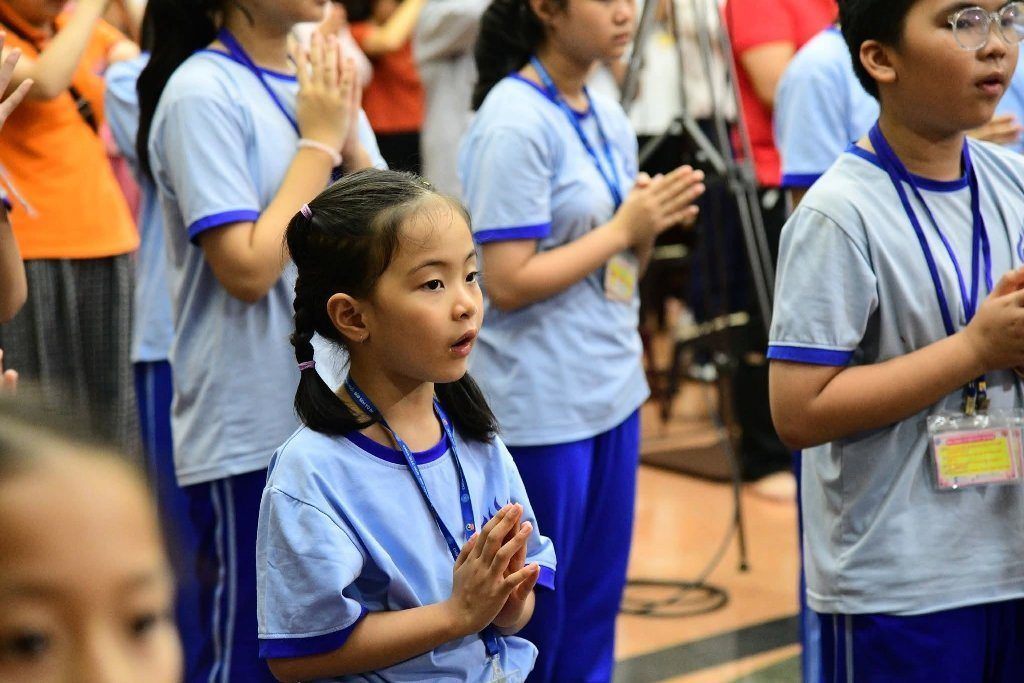 MỖI EM NHỎ LÀ MỘT BÚP SEN GIỮA MÙA PHẬT ĐẢN
