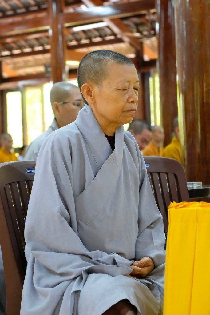 NGƯỜI ĐỜI ĐI THUẬN DÒNG, NGƯỜI TU ĐI NGƯỢC DÒNG