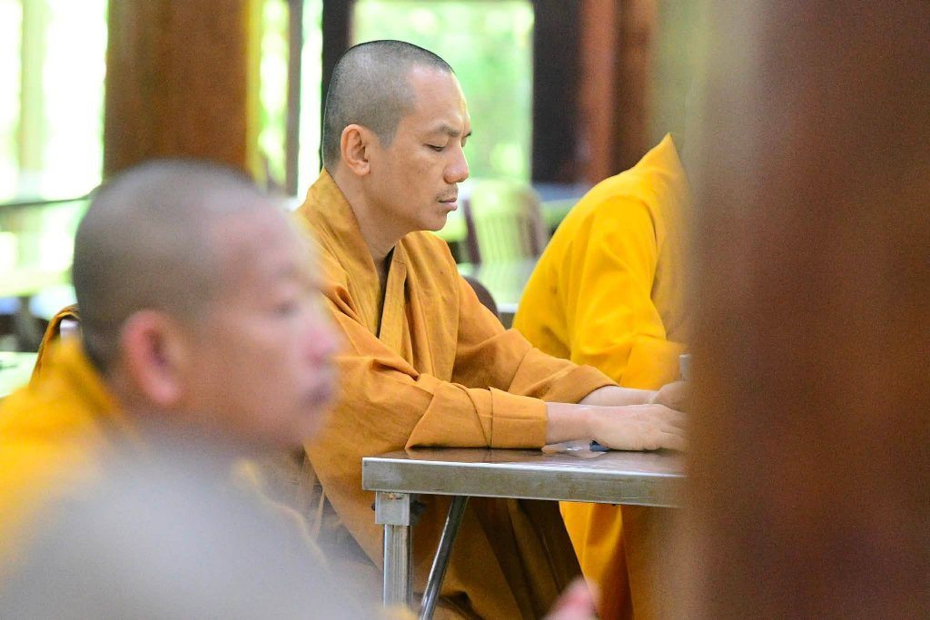 NGƯỜI XUẤT GIA PHẢI NUÔI LỚN TÂM NGUYỆN HOẰNG PHÁP LỢI SINH