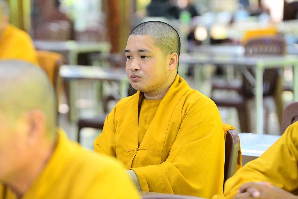 NGƯỜI XUẤT GIA PHẢI NUÔI LỚN TÂM NGUYỆN HOẰNG PHÁP LỢI SINH