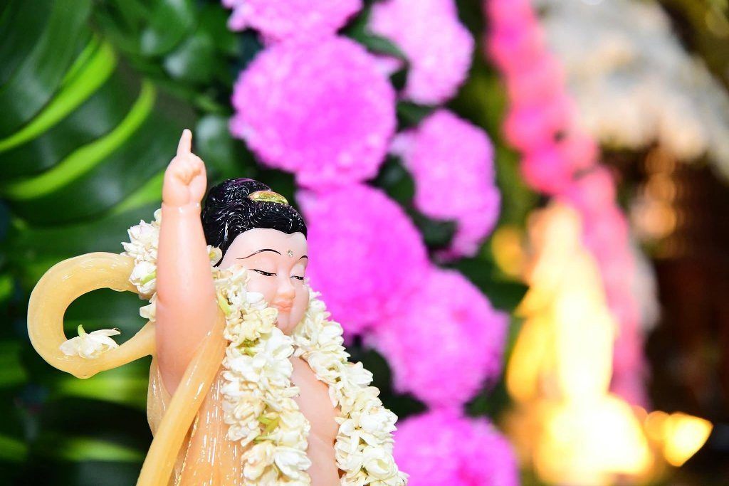 MỖI EM NHỎ LÀ MỘT BÚP SEN GIỮA MÙA PHẬT ĐẢN