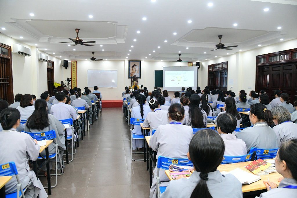 “NGÀY PHẬT CHUYỂN PHÁP LUÂN” – TỪ BÁNH XE CHÁNH PHÁP ĐẾN TRÁCH NHIỆM HOẰNG PHÁP HÔM NAY