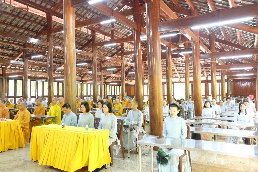 NGƯỜI ĐỜI ĐI THUẬN DÒNG, NGƯỜI TU ĐI NGƯỢC DÒNG