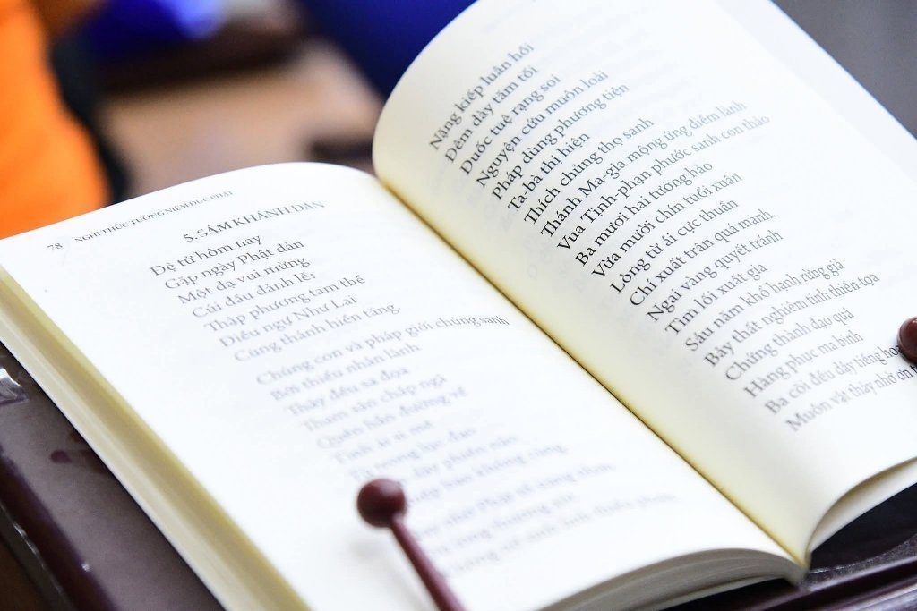MỖI EM NHỎ LÀ MỘT BÚP SEN GIỮA MÙA PHẬT ĐẢN