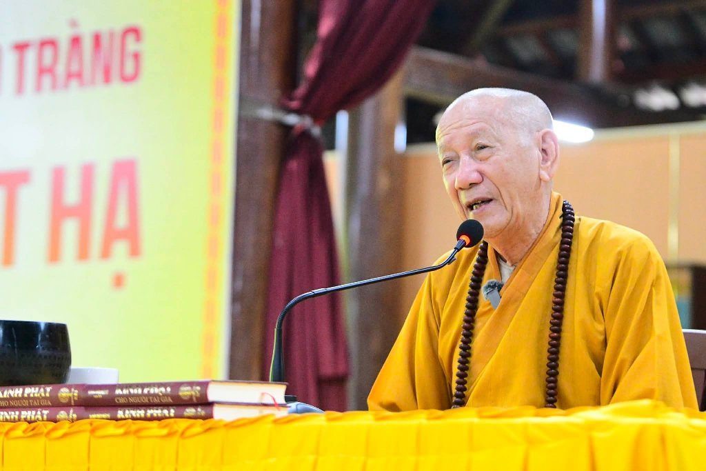 NGƯỜI XUẤT GIA PHẢI NUÔI LỚN TÂM NGUYỆN HOẰNG PHÁP LỢI SINH