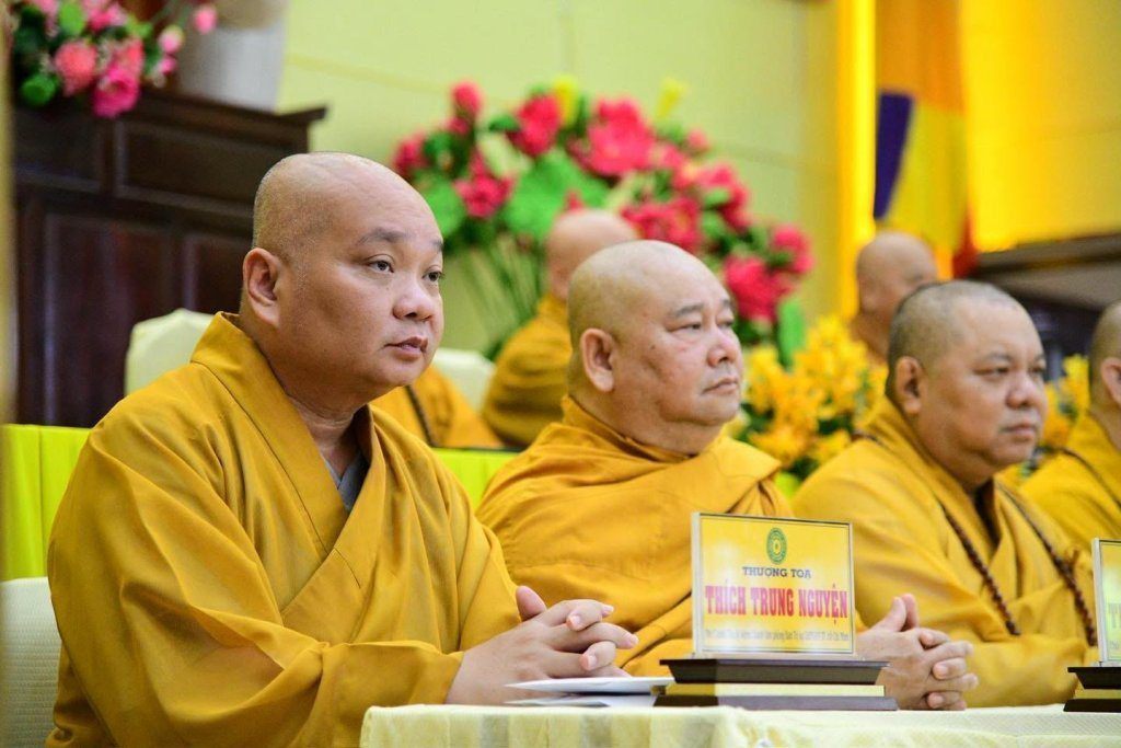 BAN THƯỜNG TRỰC BAN TRỊ SỰ GHPGVN TP. HCM THĂM, SÁCH TẤN CÁC HẠ TRƯỜNG KHU VỰC 2 (BÌNH DƯƠNG CŨ) TẠI TỔ ĐÌNH CHÙA HỘI KHÁNH