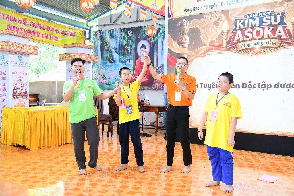 Sôi nổi Gameshow "Kim Sư Asoka" tại Khóa tu mùa hè Chùa Quan Thế Âm